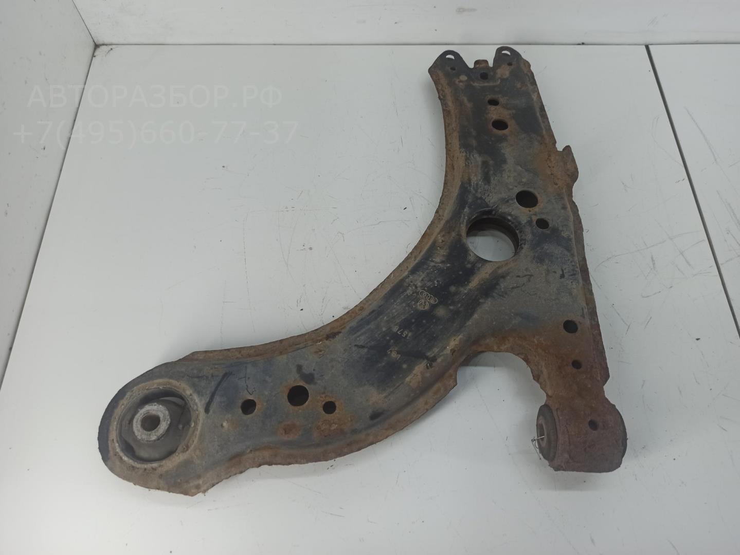 Рычаг передний левый