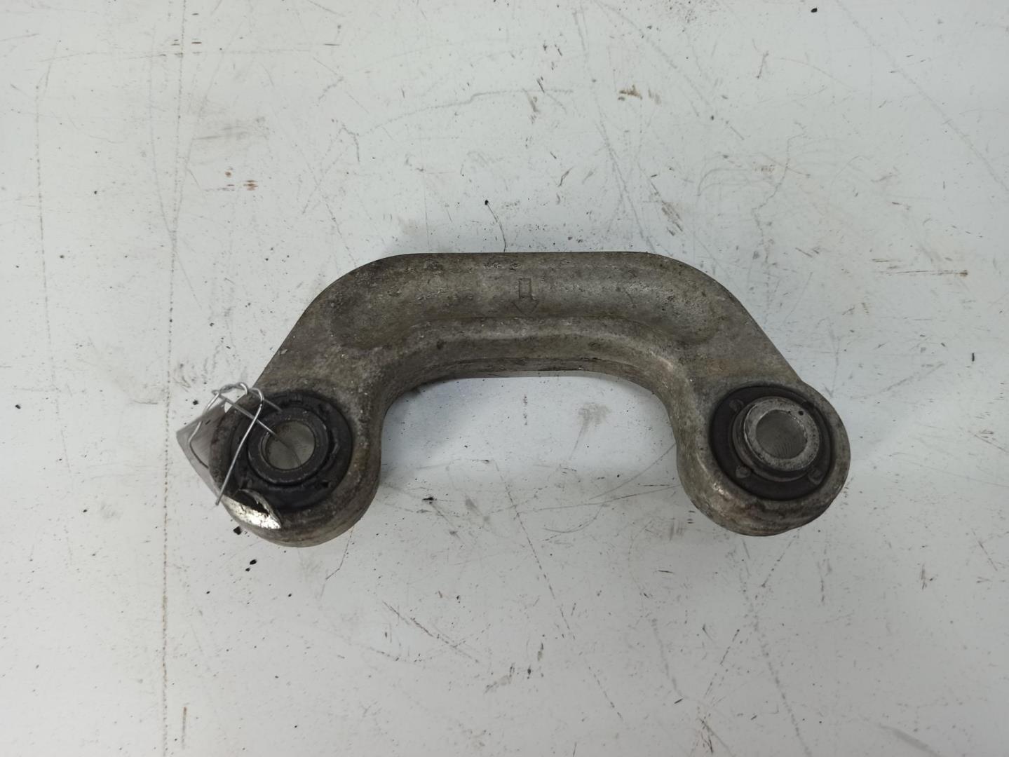 Стойка переднего стабилизатора