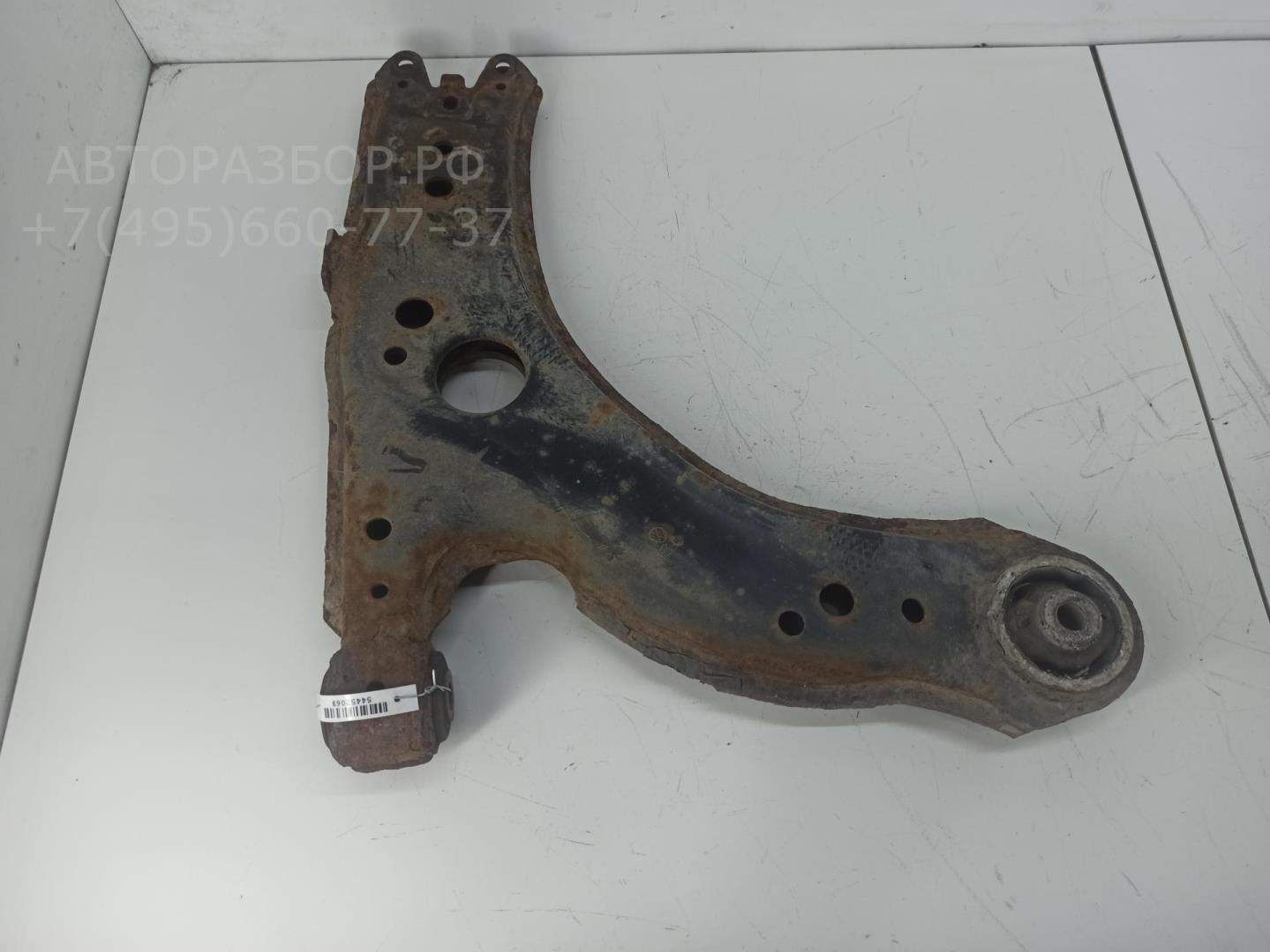 Рычаг передний левый