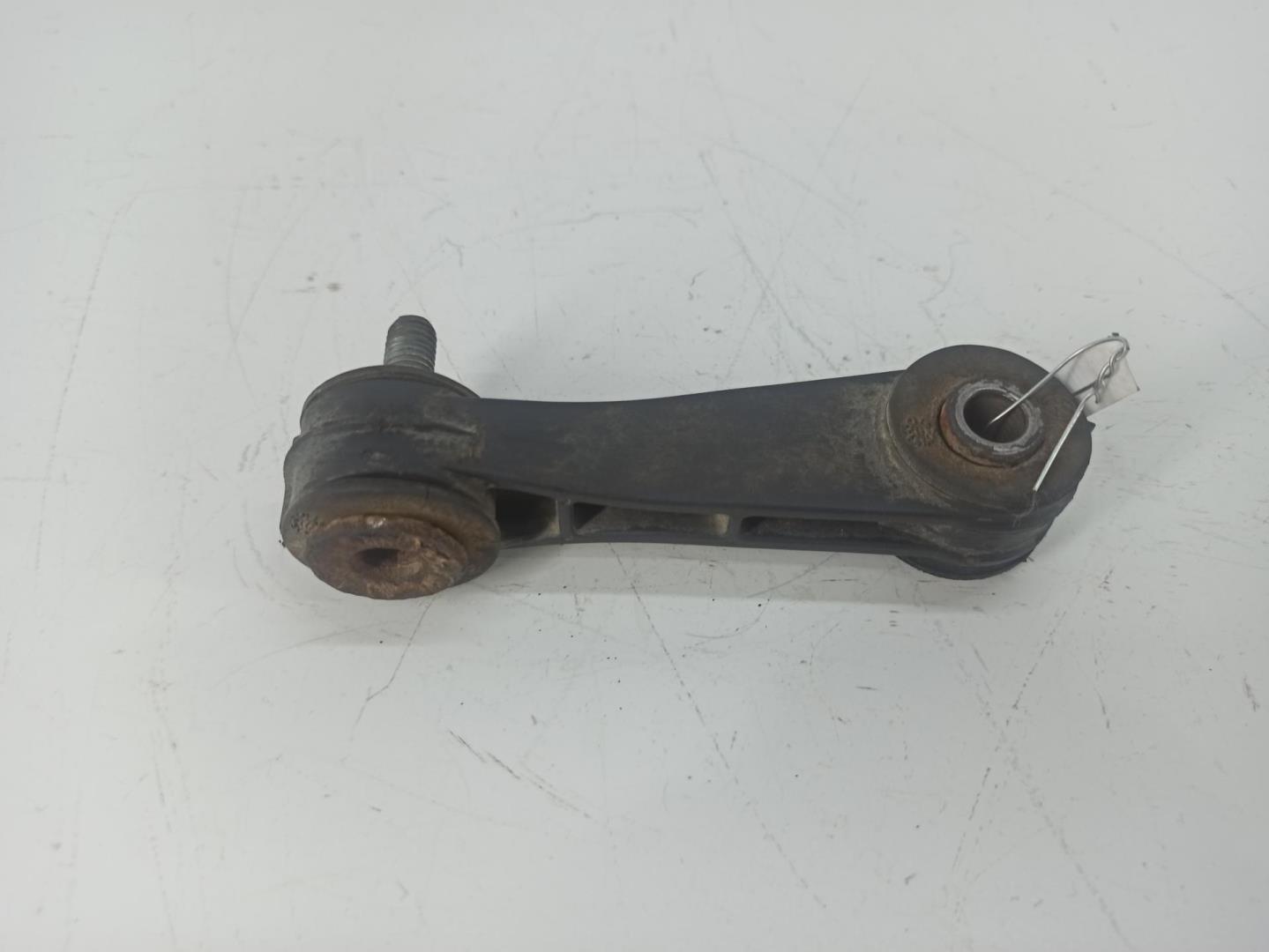 Стойка переднего стабилизатора