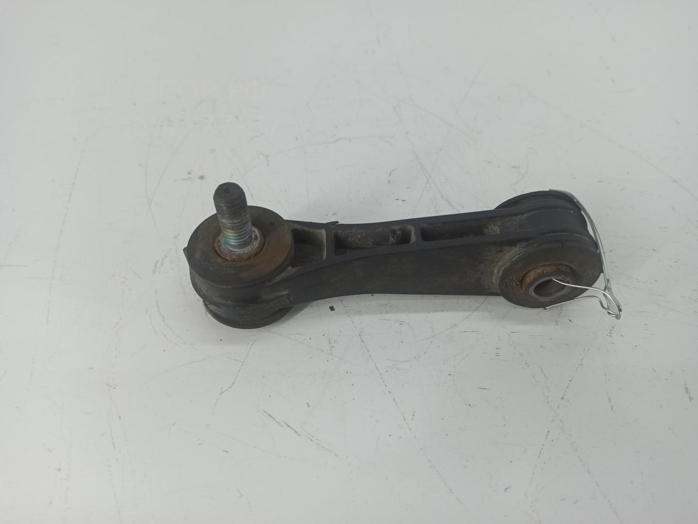 Стойка переднего стабилизатора