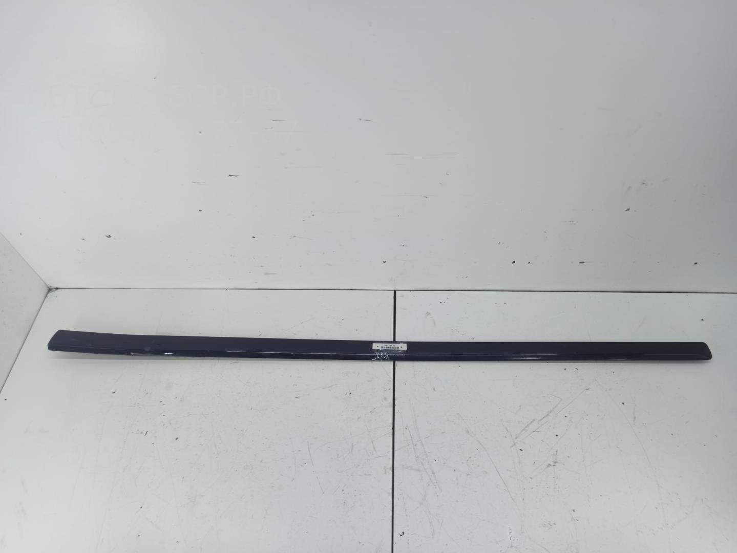 Молдинг двери передней левой