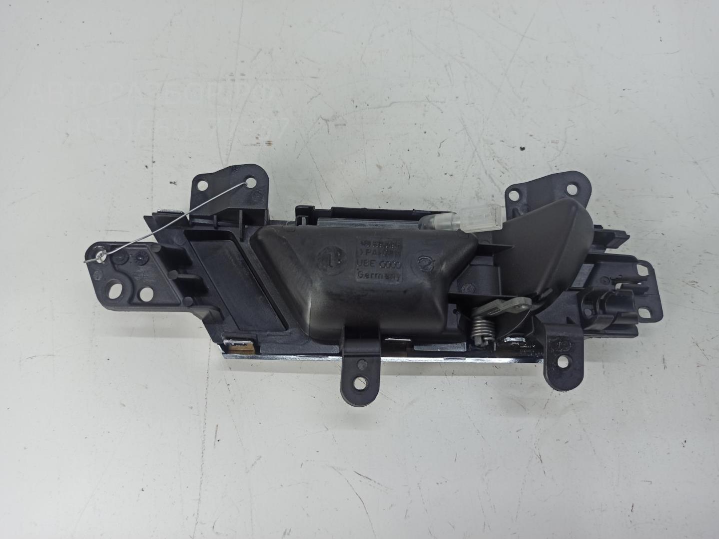 Ручка двери задней внутренняя левая