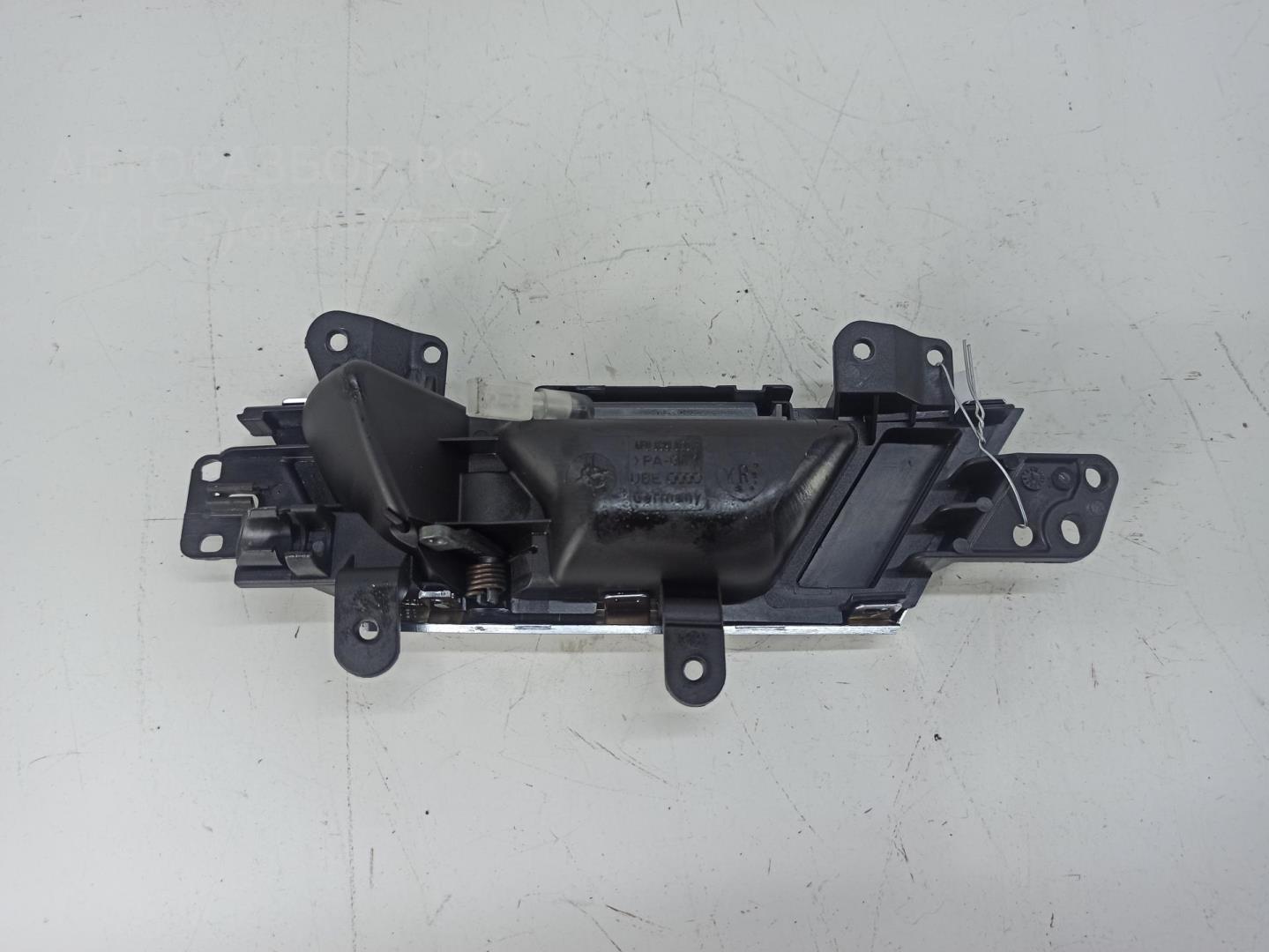 Ручка двери задней внутренняя правая