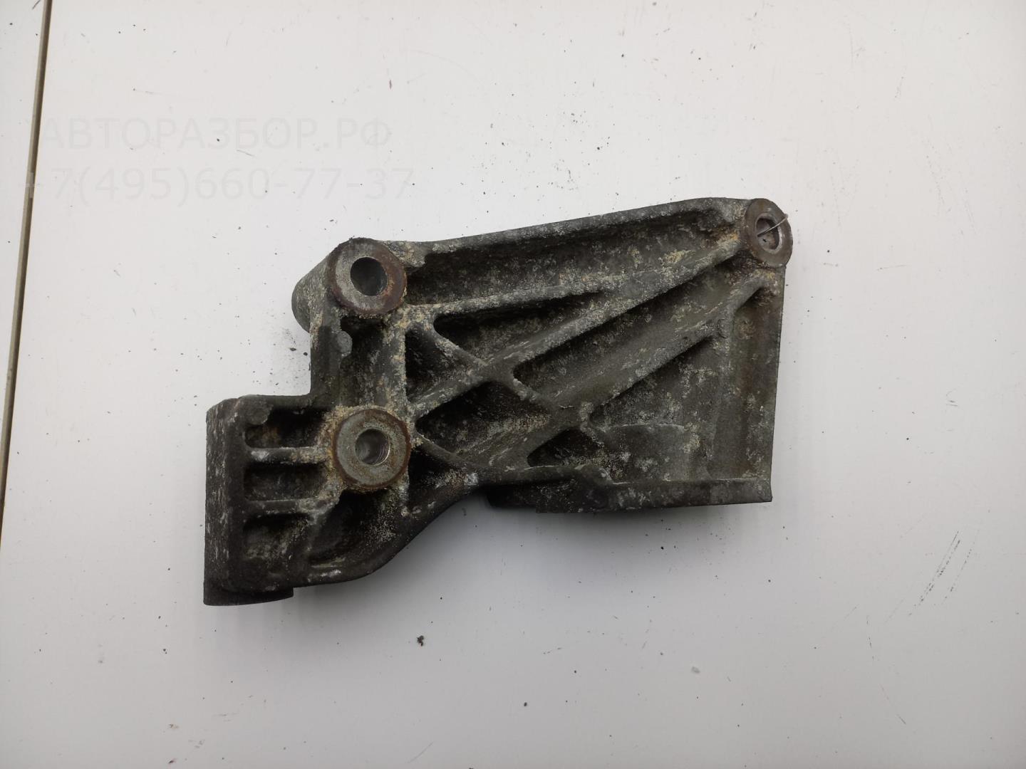 Кронштейн генератора