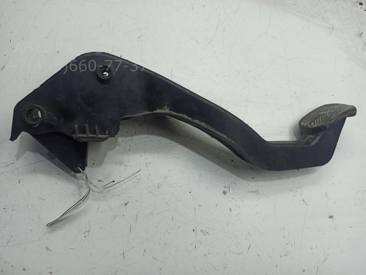 Педаль сцепления