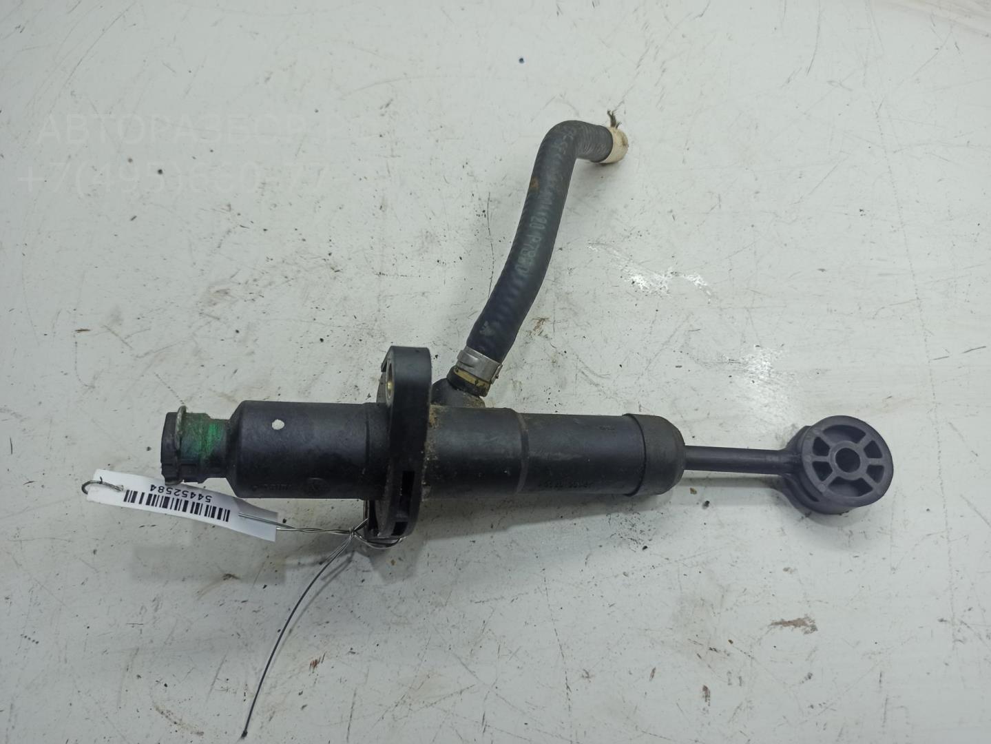 Цилиндр сцепления главный