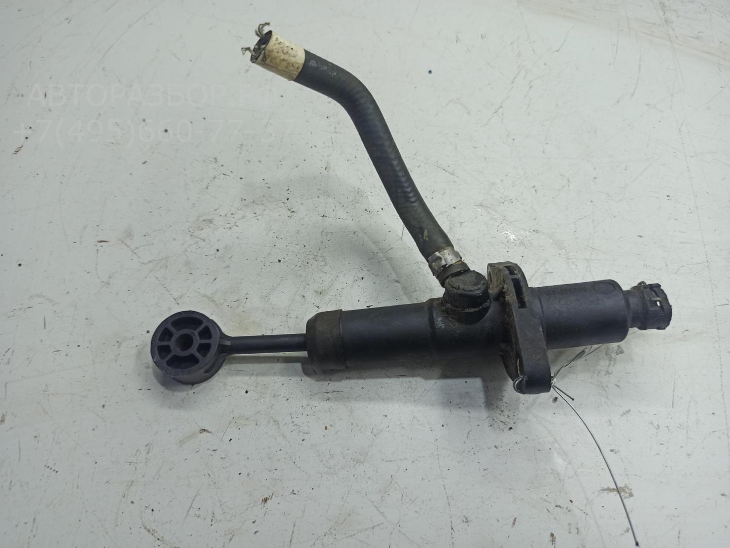 Цилиндр сцепления главный