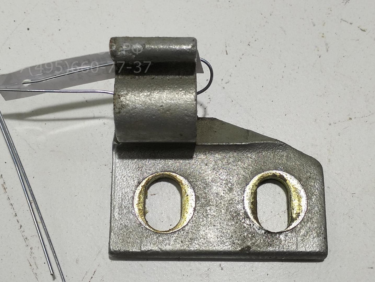 Петля двери