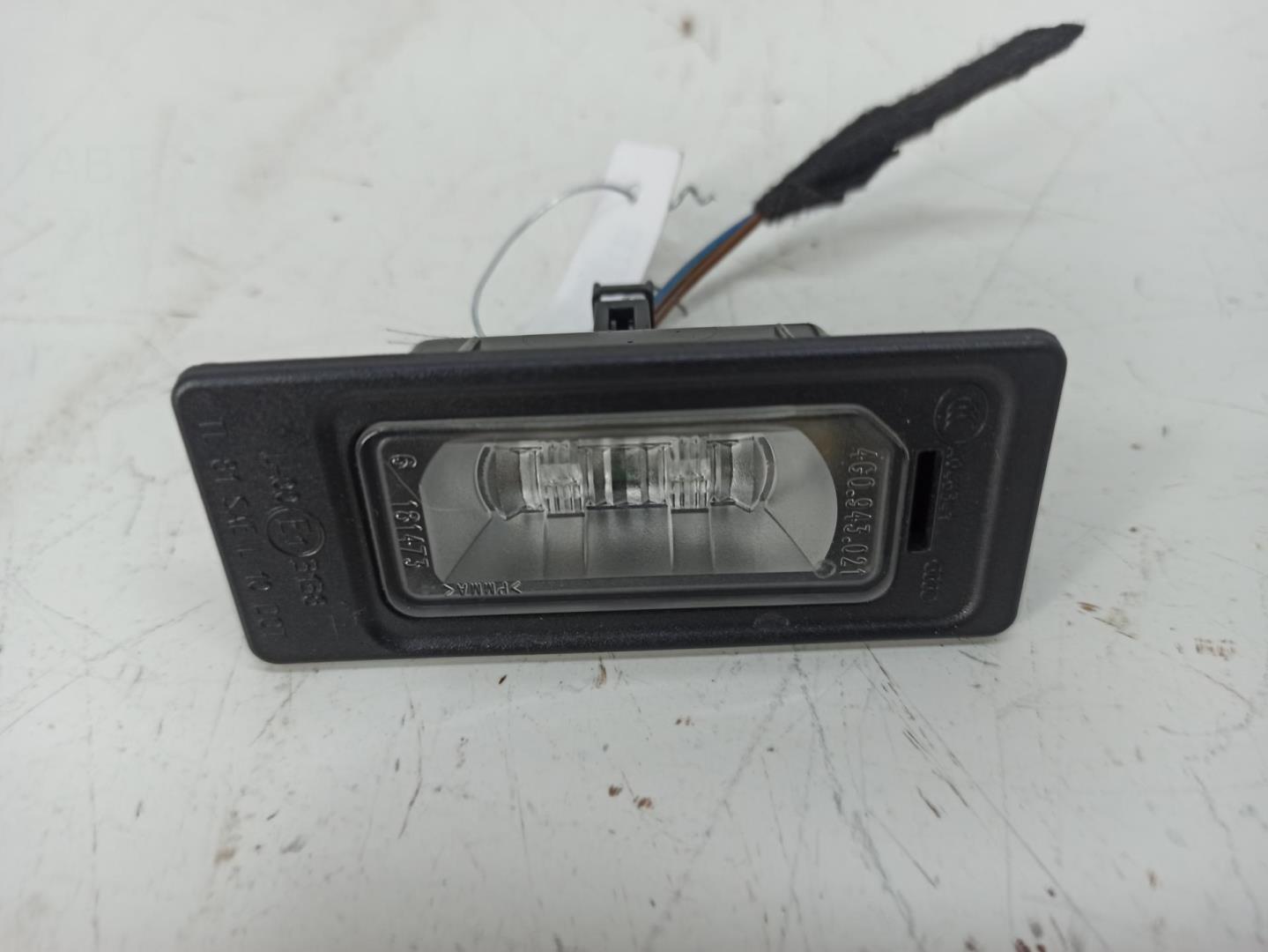 Фонарь подсветки номера