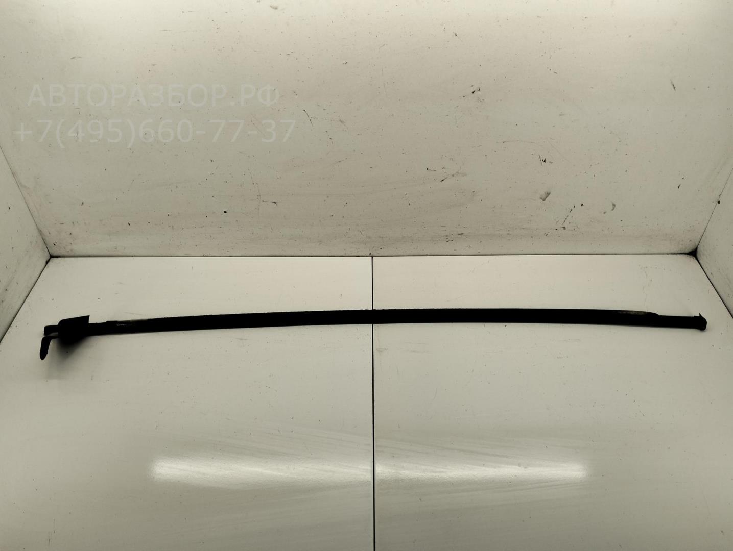 Накладка стекла переднего левого