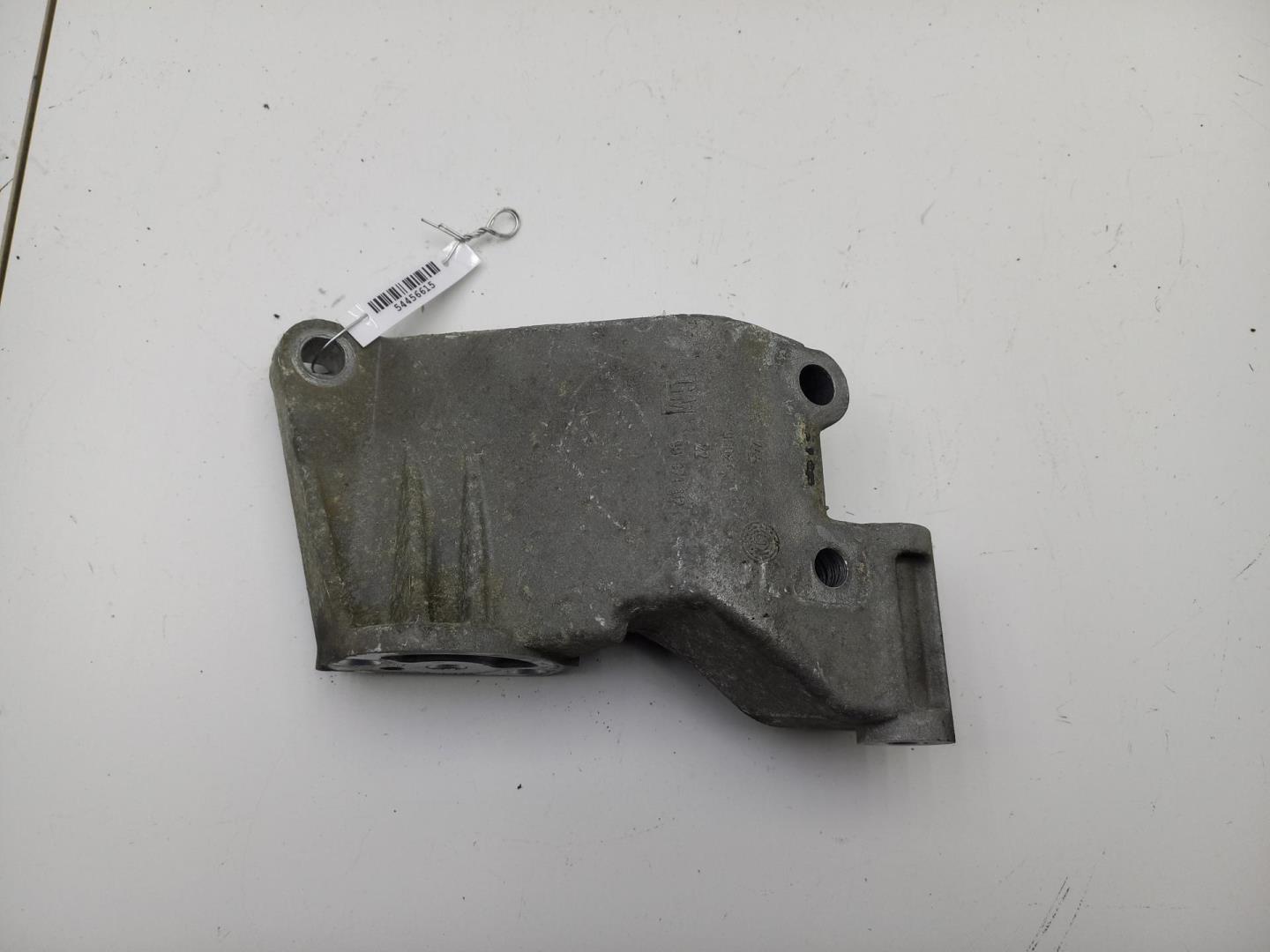 Кронштейн генератора