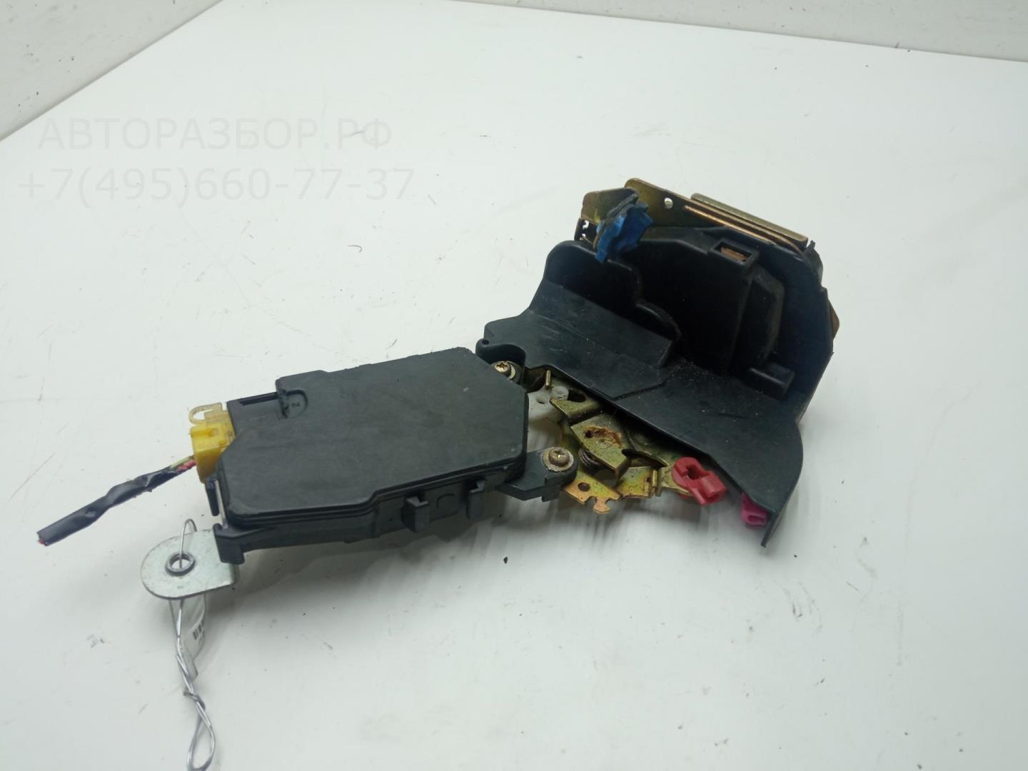 Замок двери задней правой