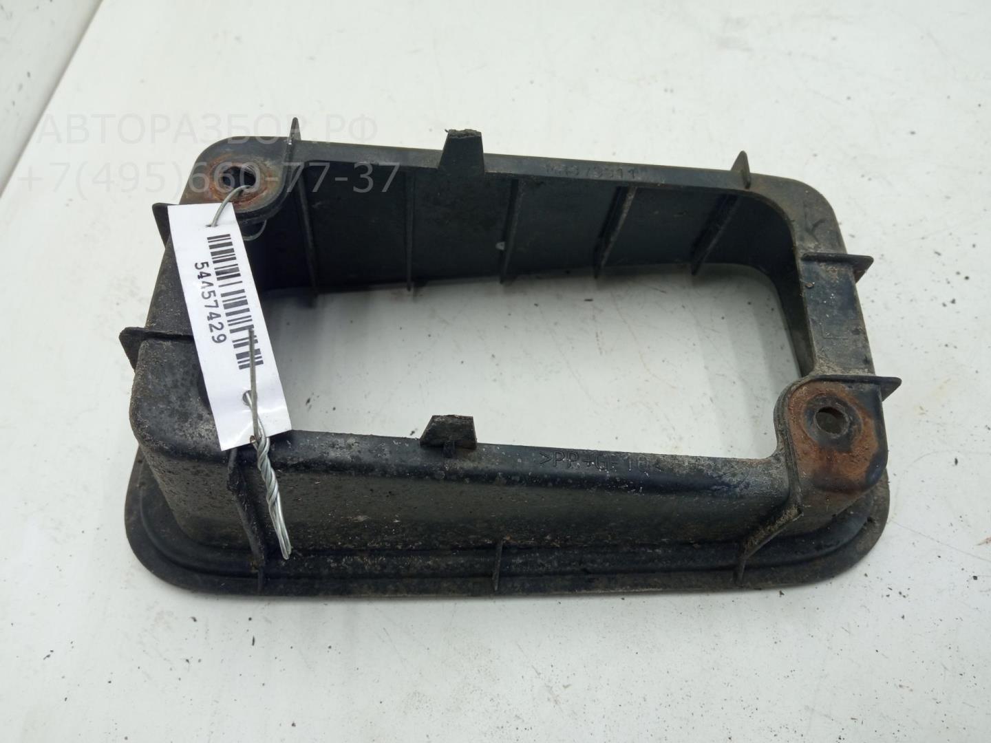 Рамка противотуманной фары левой