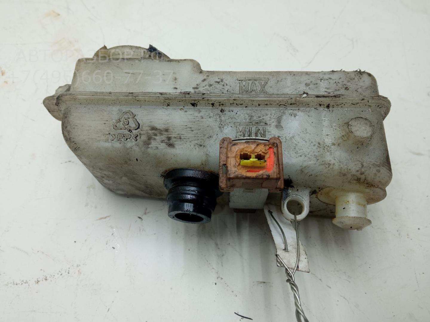 Бачок главного тормозного цилиндра