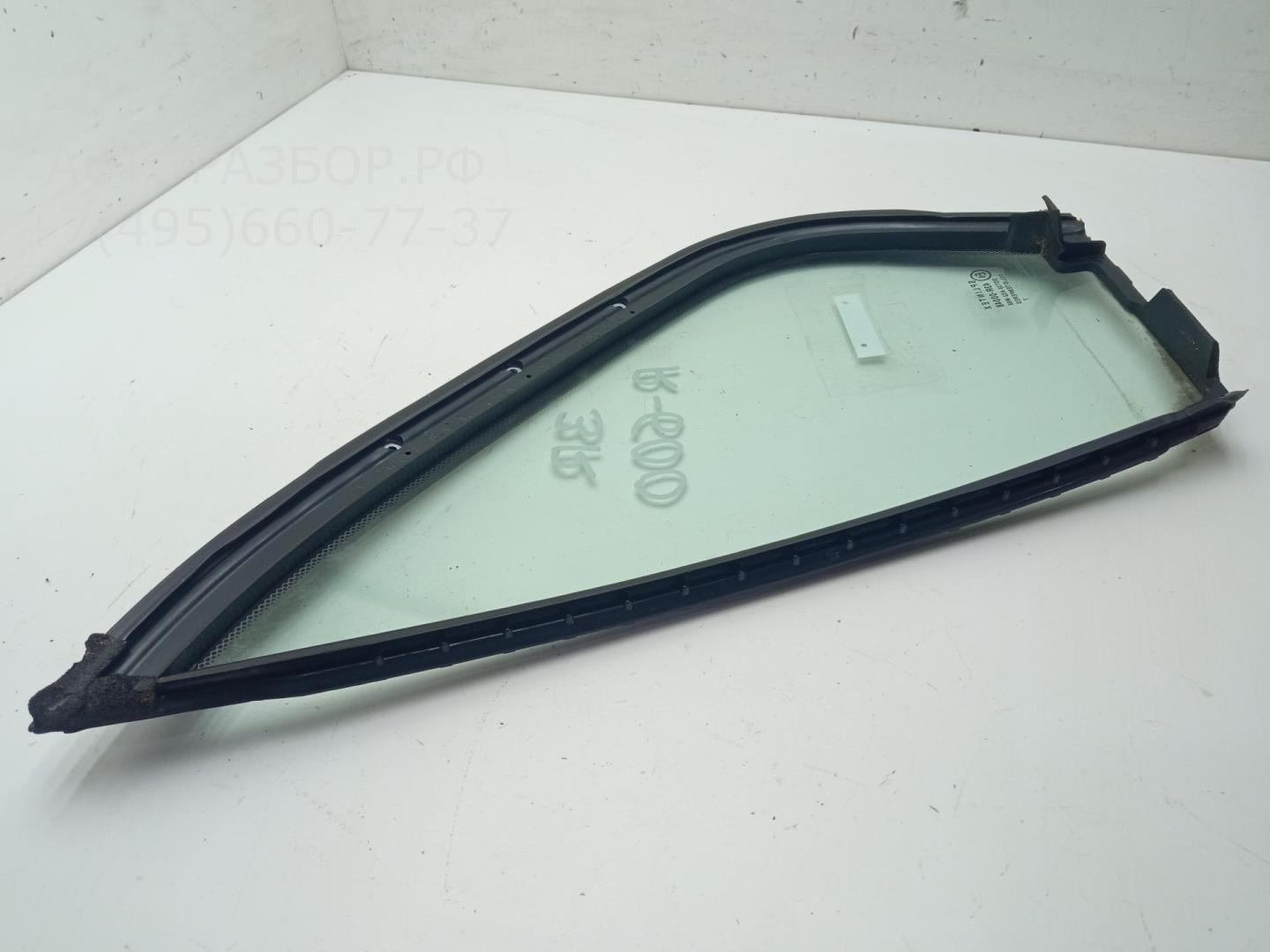 Стекло двери задней правой (форточка)