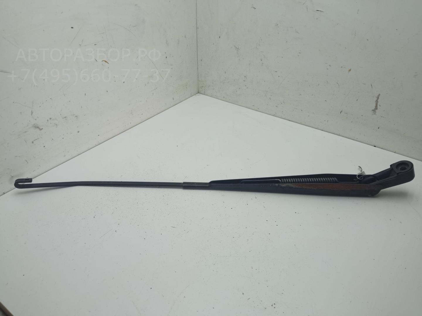 Поводок стеклоочистителя заднего