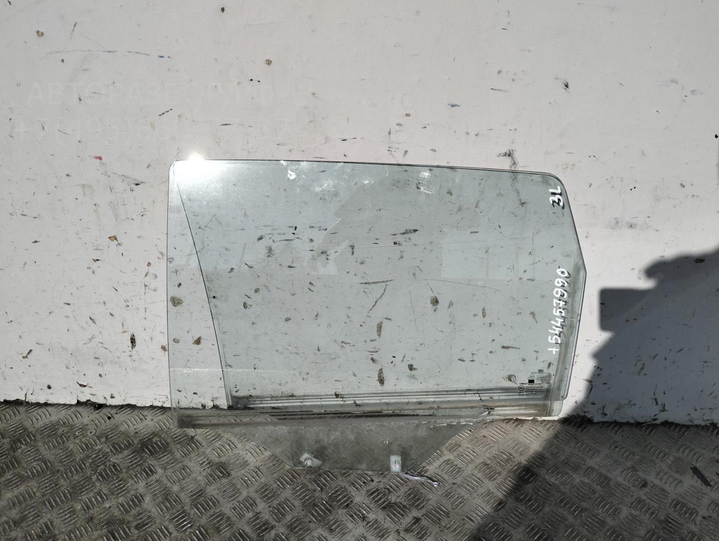 Стекло двери задней левой