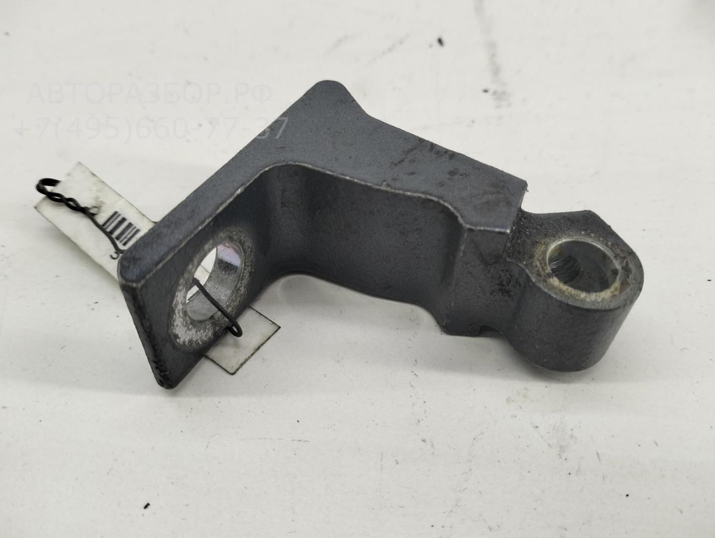 Петля двери