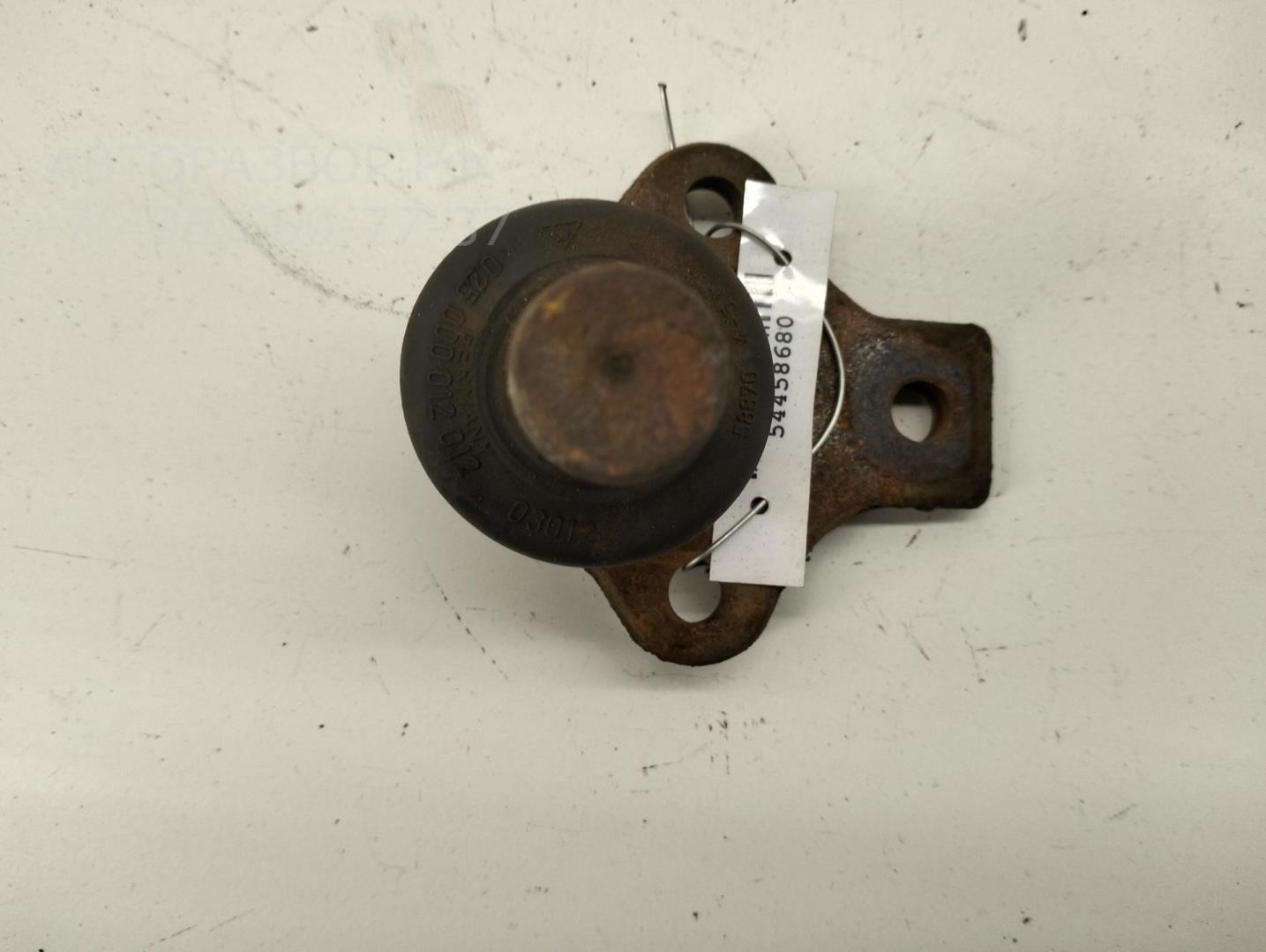 Опора шаровая правая