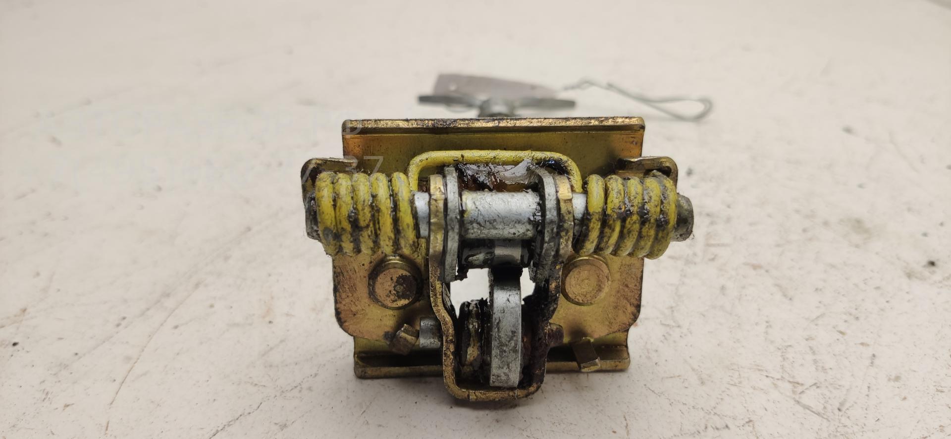 Ограничитель двери