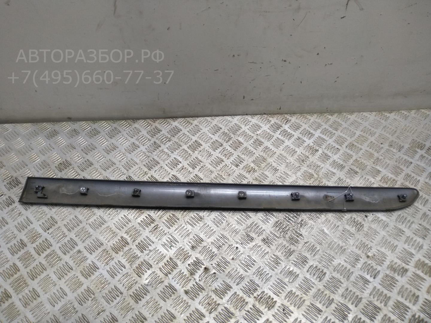 Молдинг двери передней левой