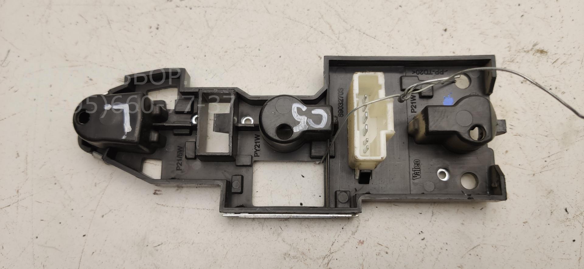 Плата заднего фонаря левого