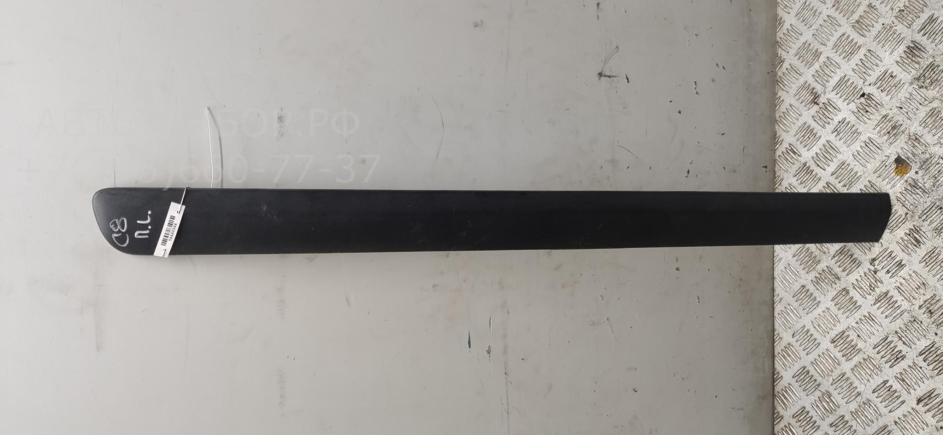 Молдинг двери передней левой