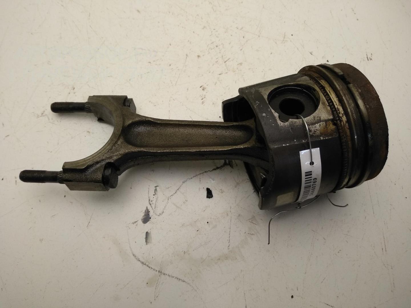 Поршень с шатуном