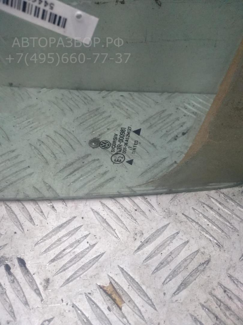 Стекло двери передней правой