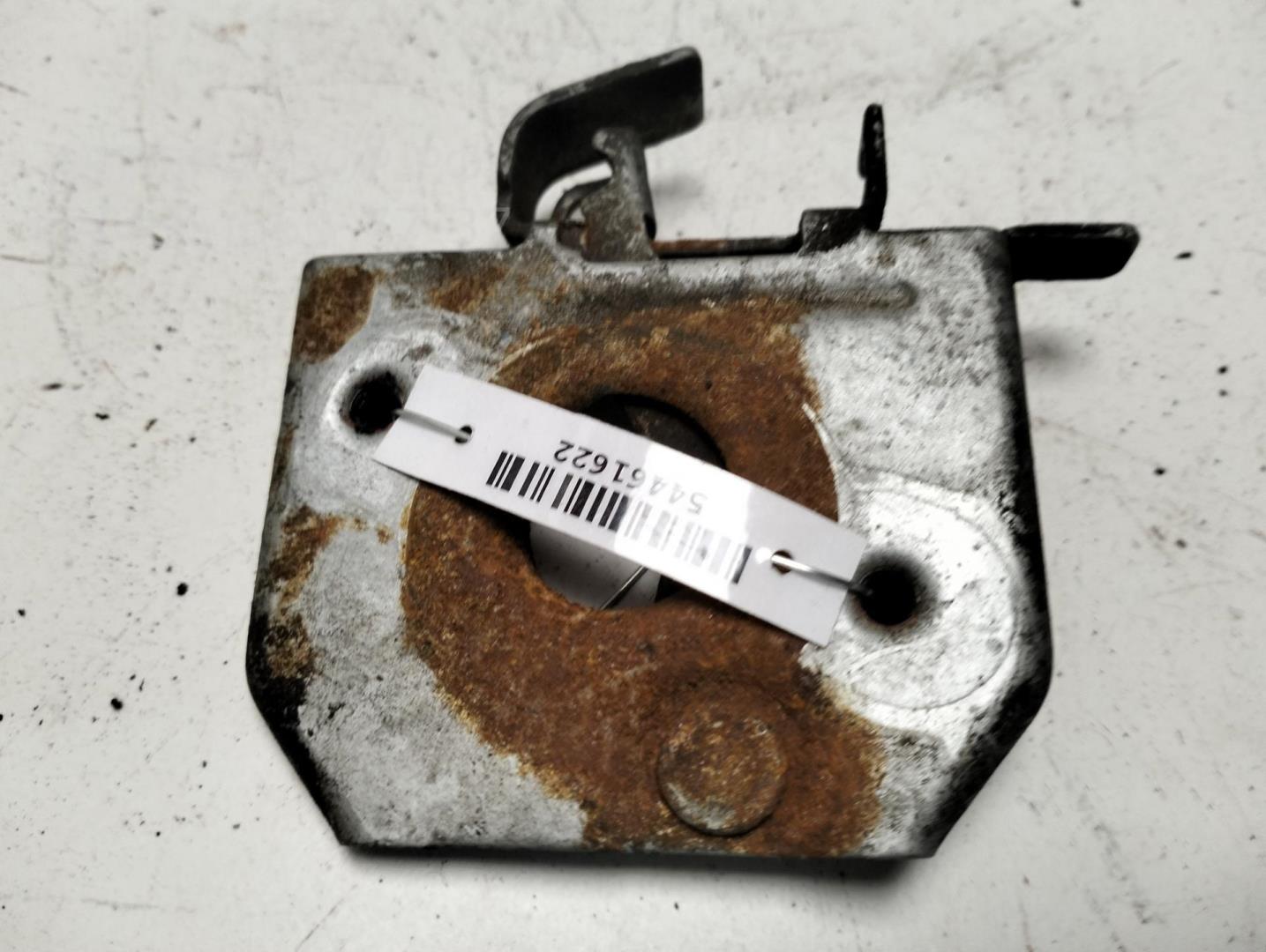 Замок капота