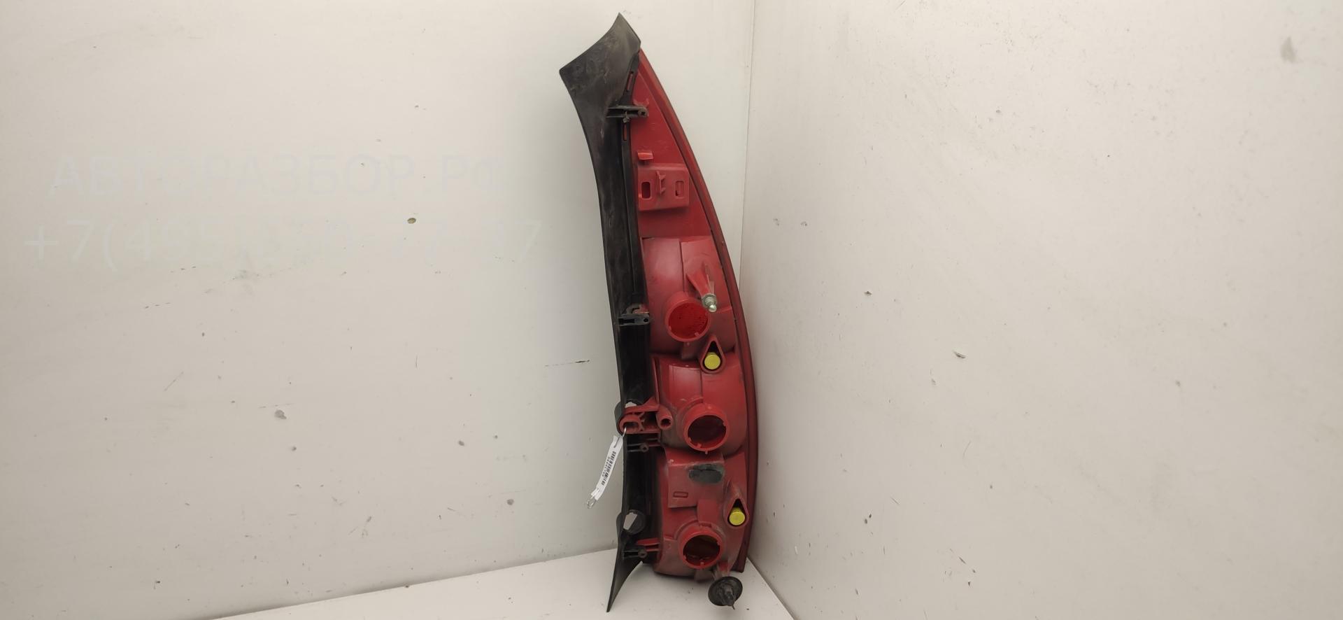 Фонарь задний правый