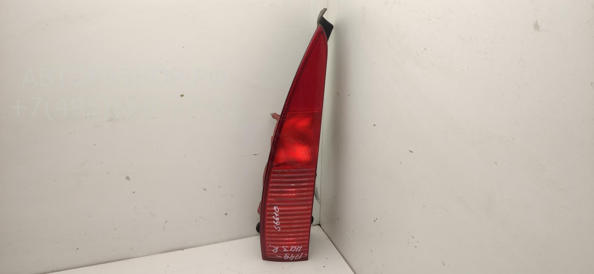Фонарь задний правый