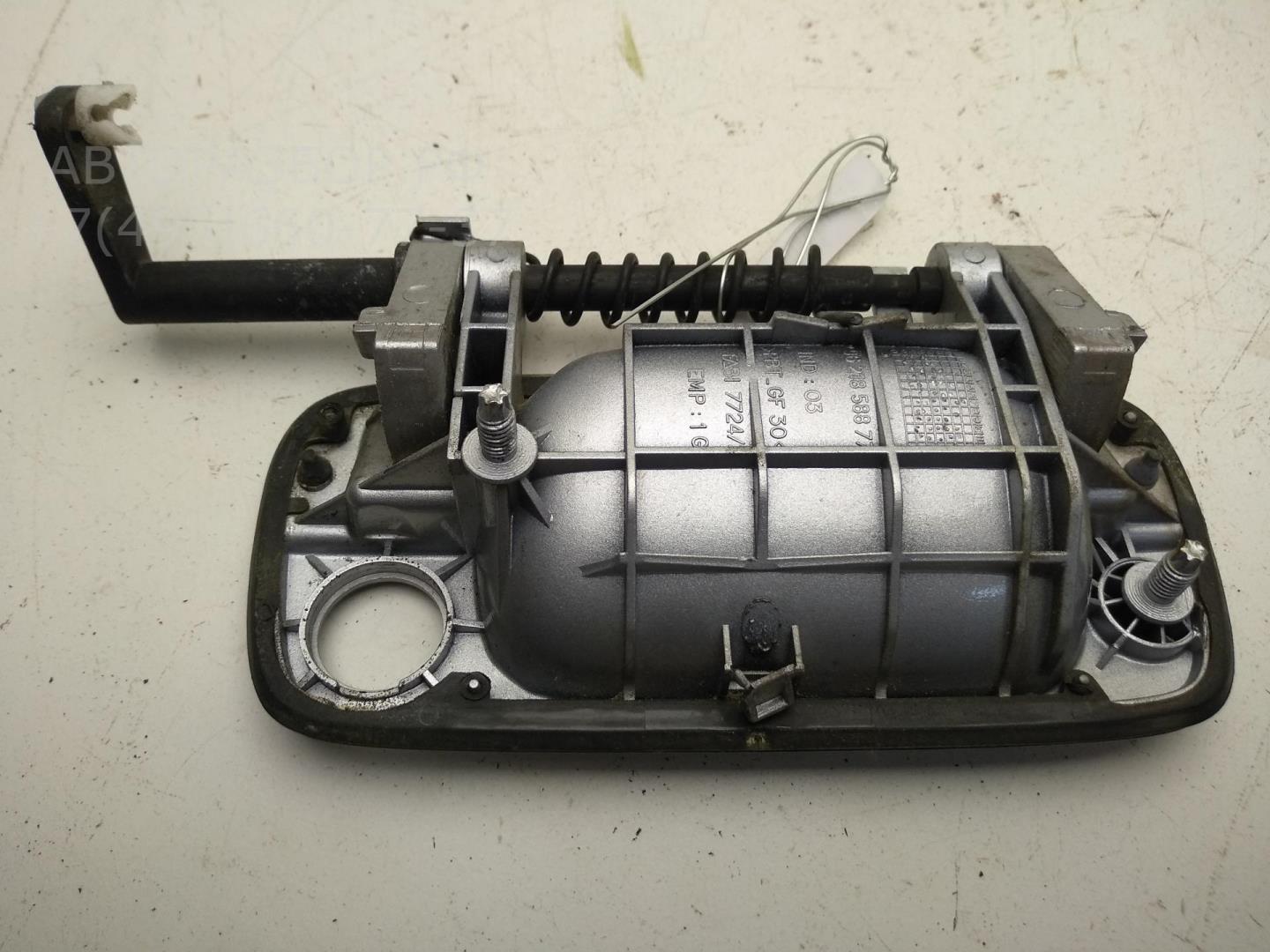 Ручка двери передней наружная левая