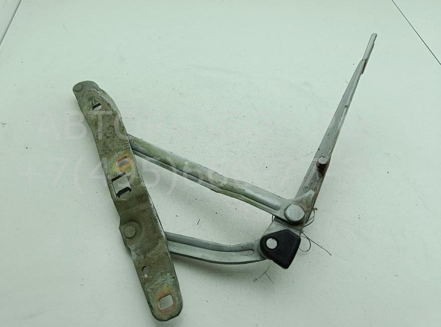 Петля крышки багажника