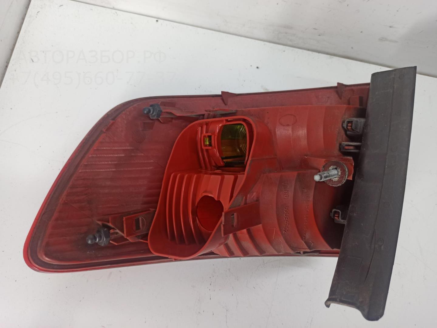 Фонарь задний левый