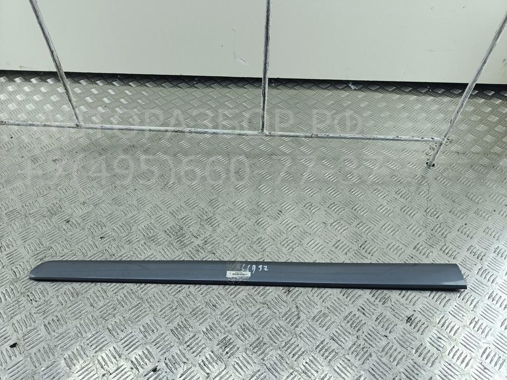 Молдинг двери передней левой