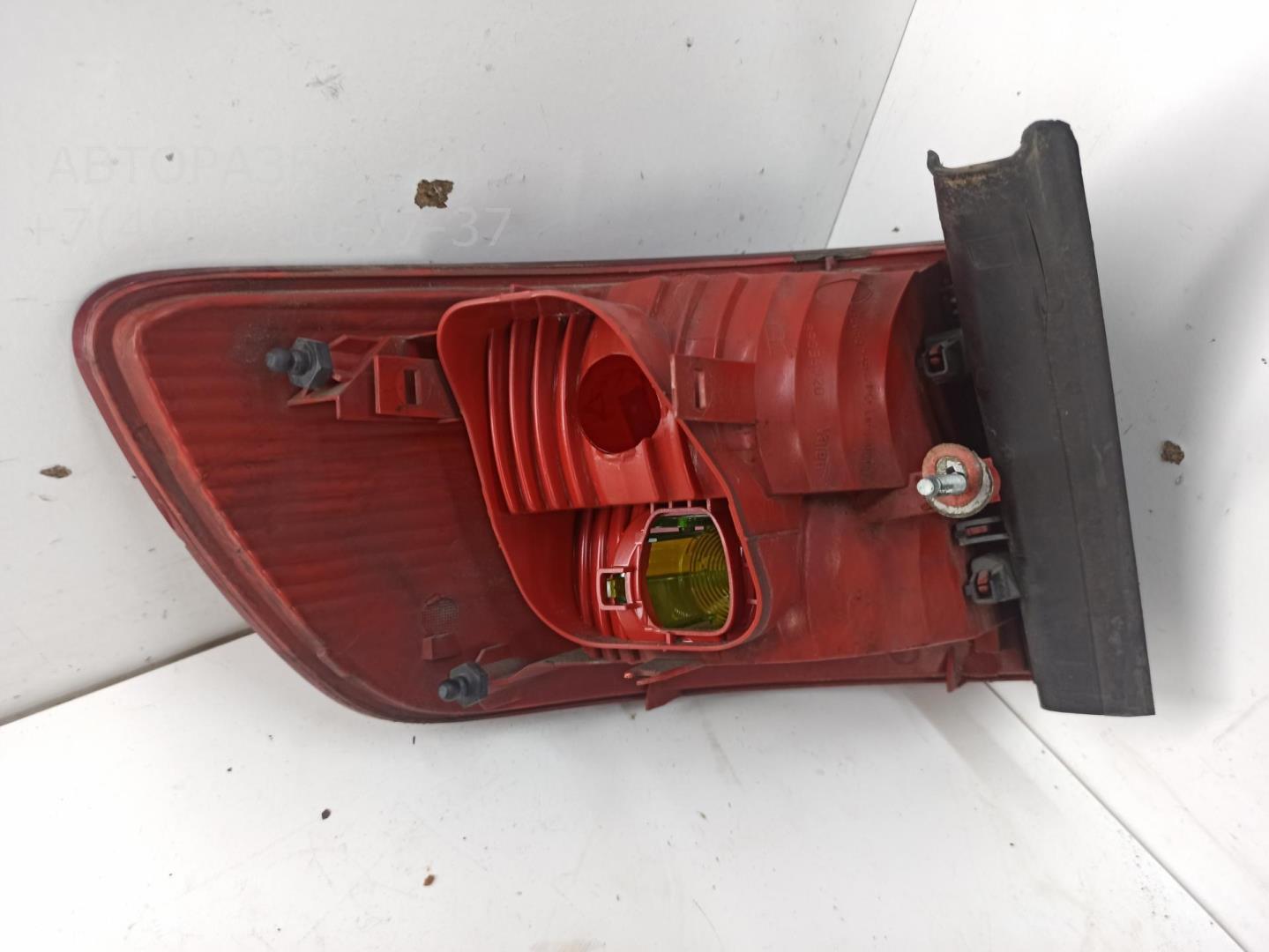 Фонарь задний правый