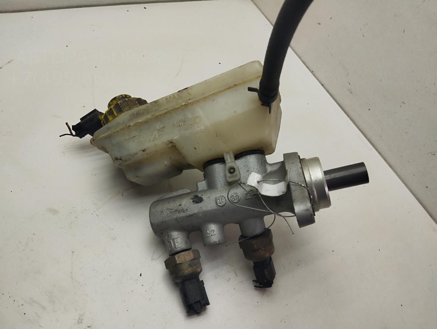 Цилиндр тормозной главный