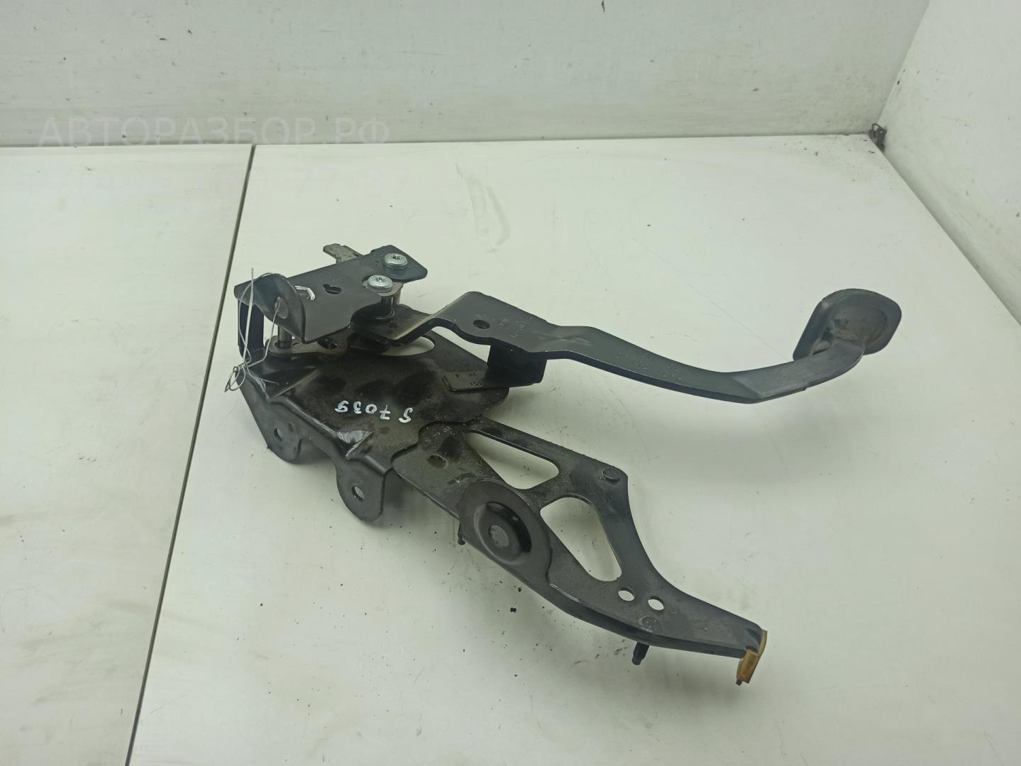 Педаль тормоза