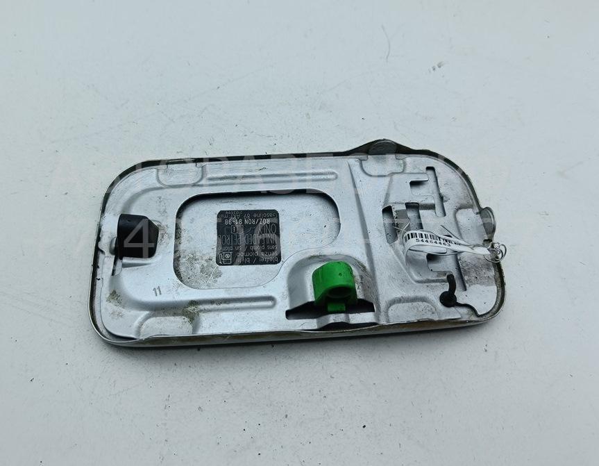 Лючок бензобака