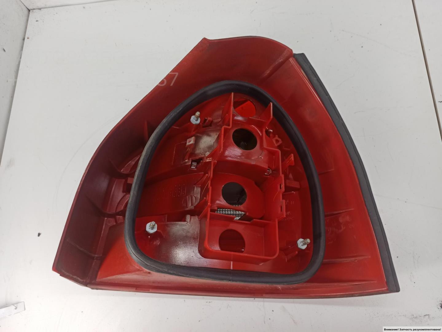 Фонарь задний левый