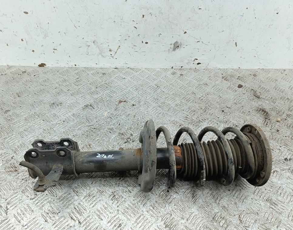 Амортизатор передний правый