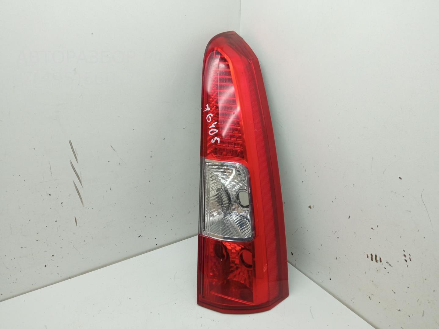 Фонарь задний правый