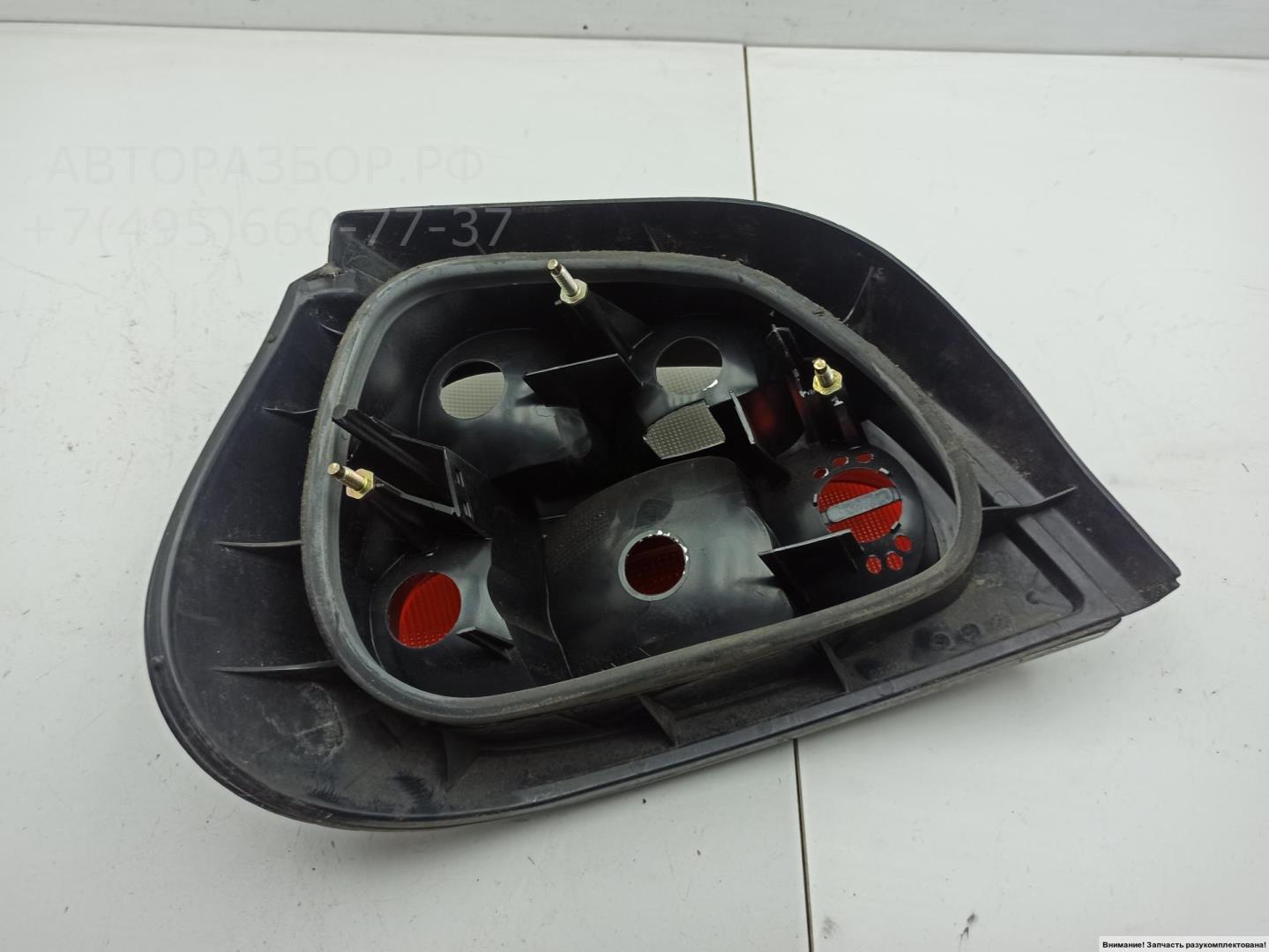 Фонарь задний правый