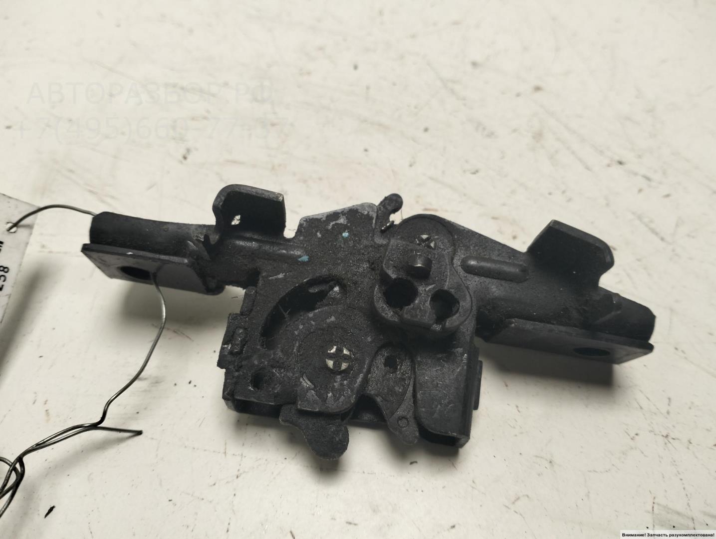 Замок капота