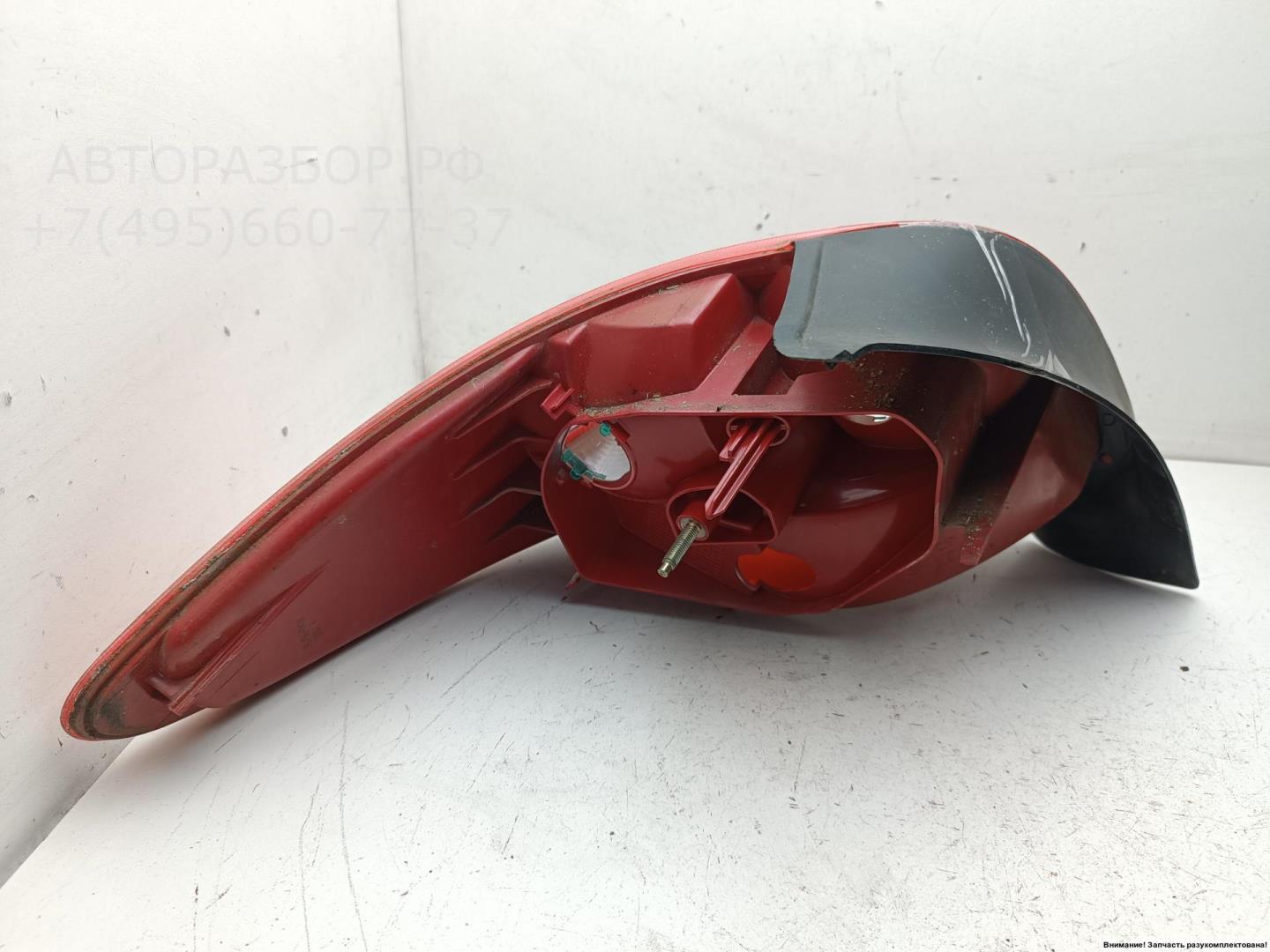 Фонарь задний правый