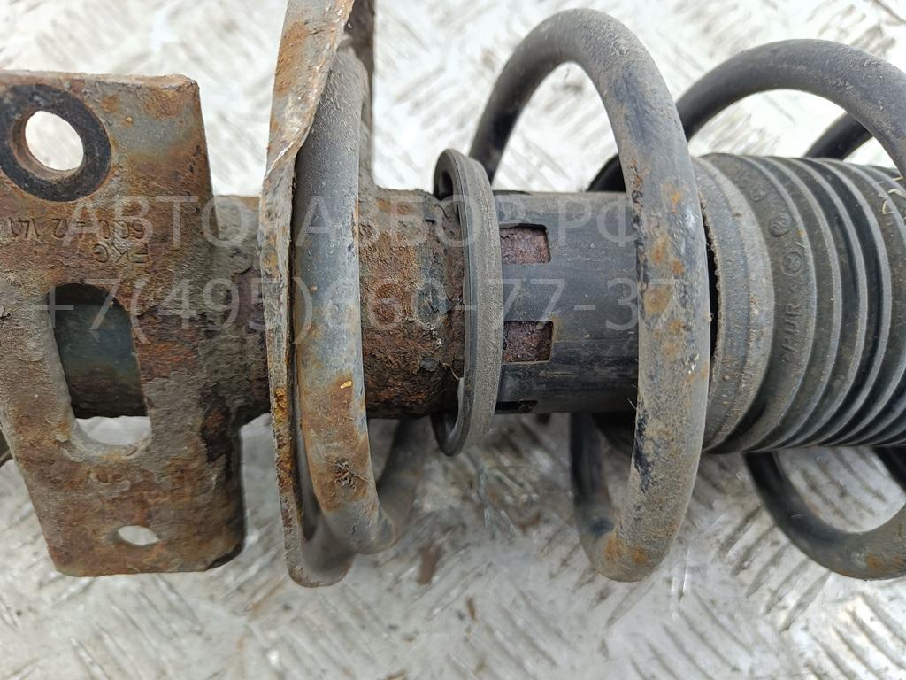 Амортизатор передний правый