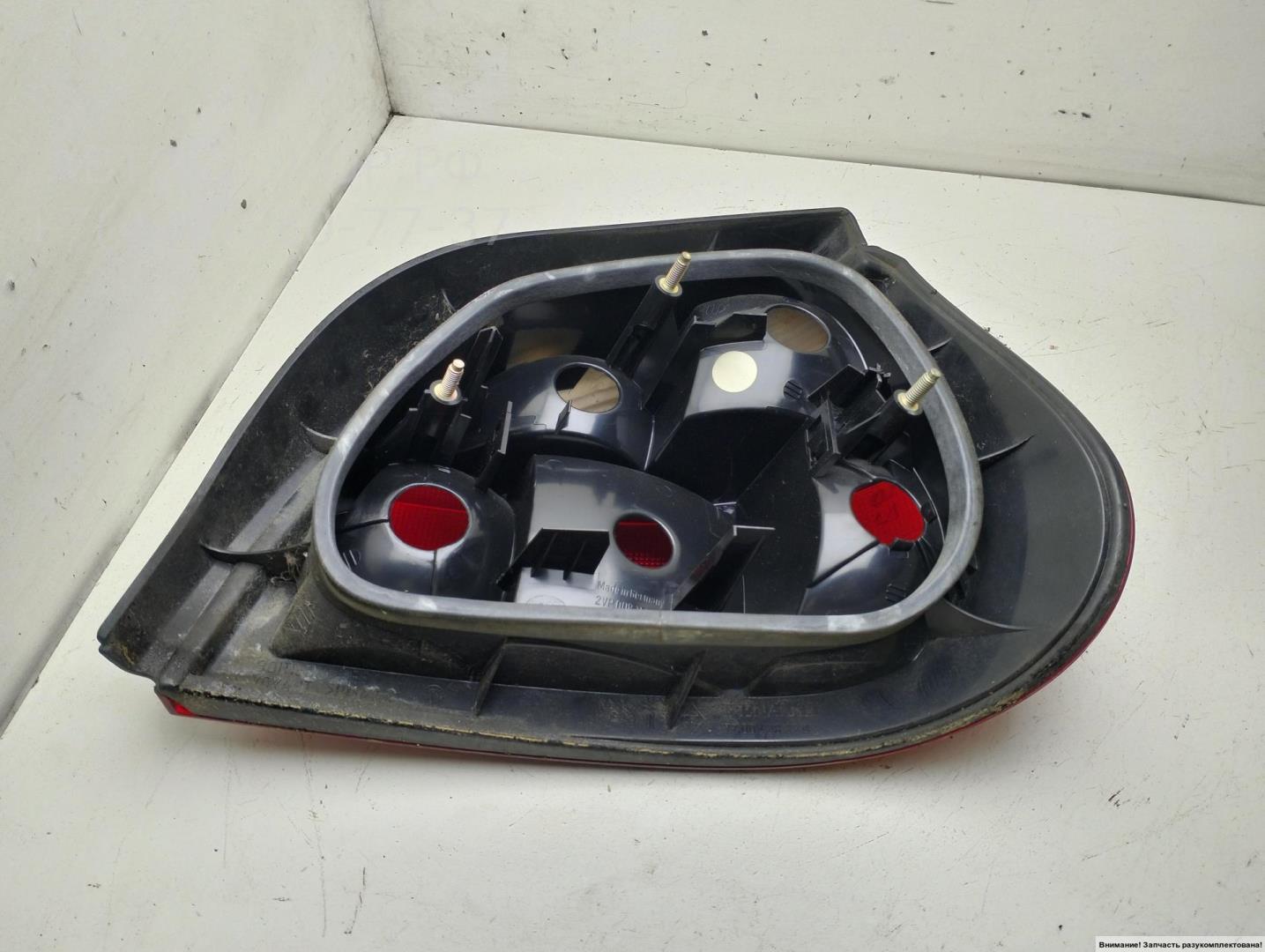Фонарь задний левый