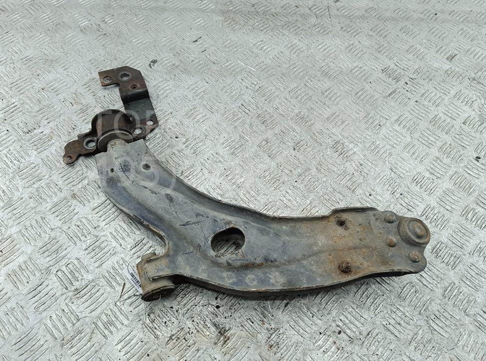 Рычаг передний правый